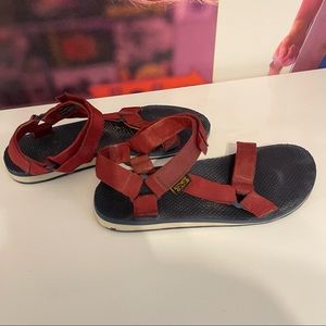 TEVA • Original Universal • worn • 43